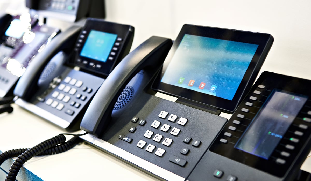 voip-phone-hardware-should-small-businesses-buy-or-lease-claritytel